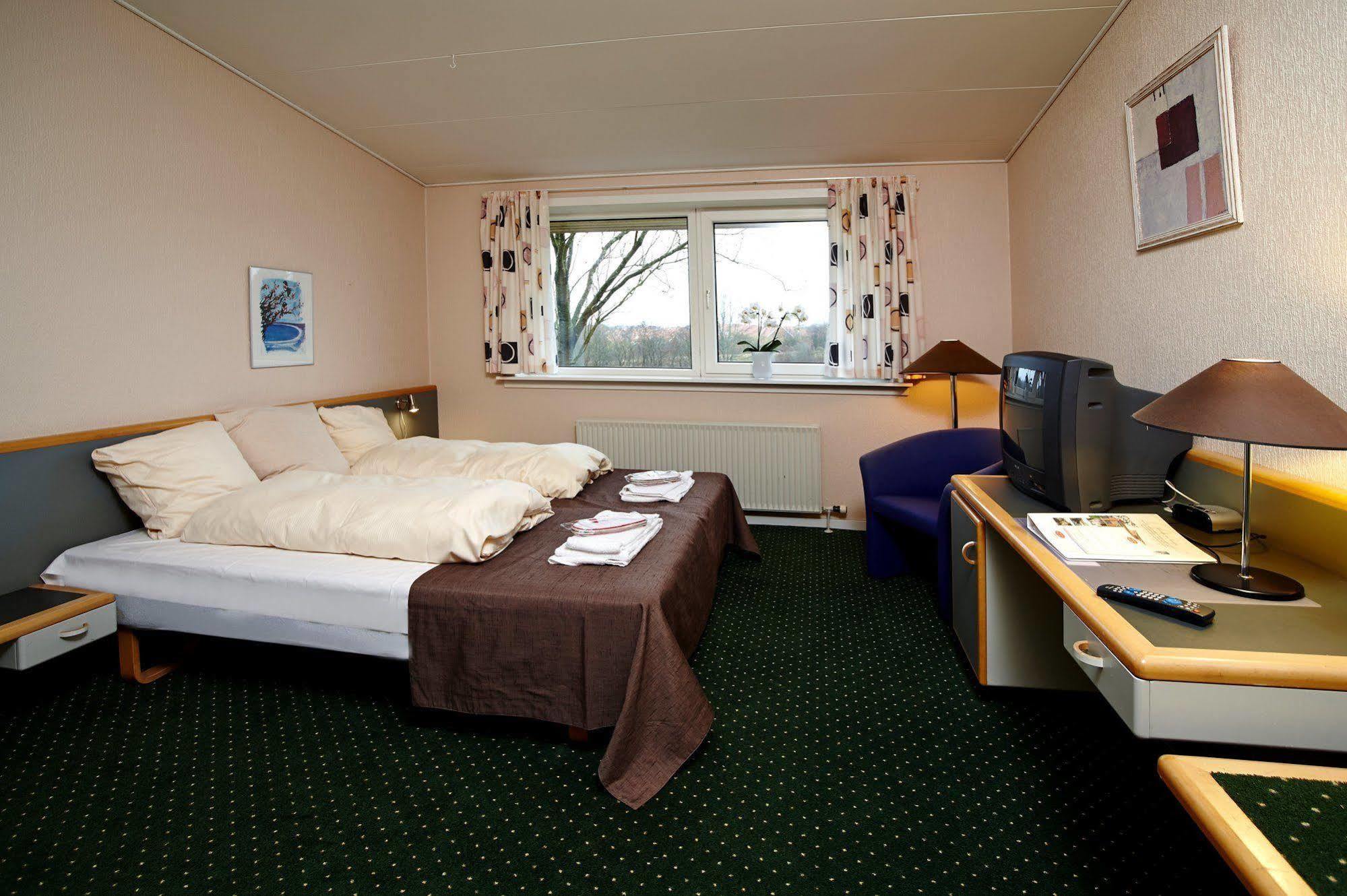 Hotel Vissenbjerg Storkro Экстерьер фото